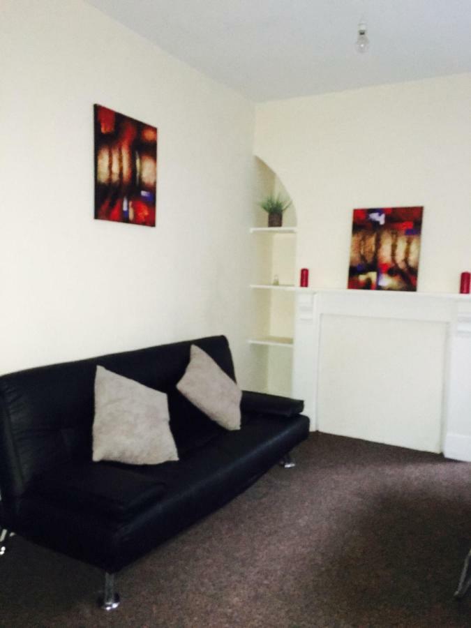 Russell House Hotell Luton  Exteriör bild